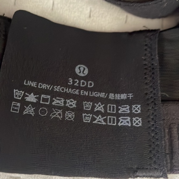 Lululemon energy bra - Picture 3 of 3